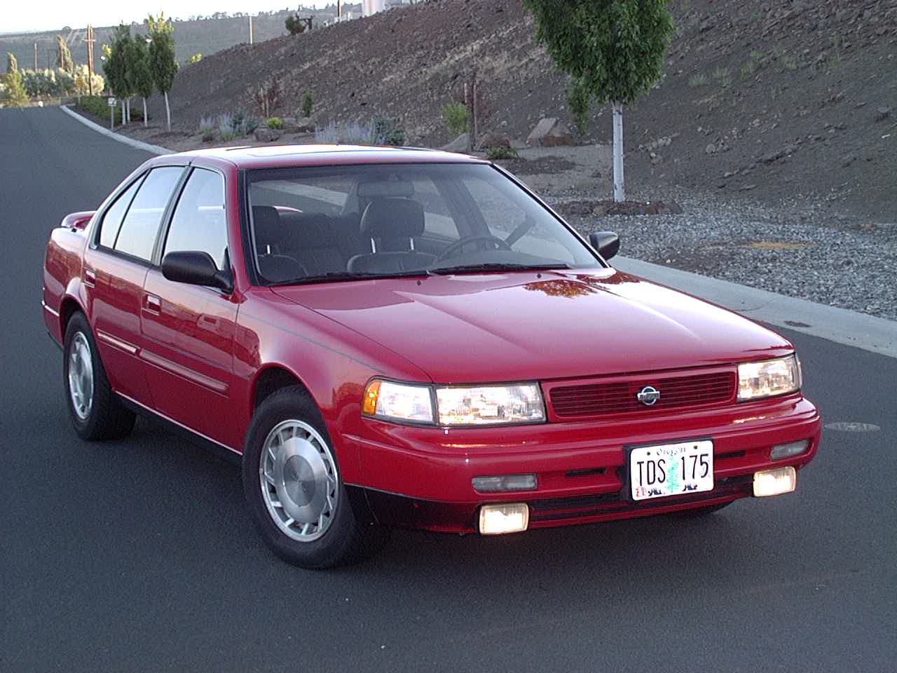  1992 Nissan Maxima SE