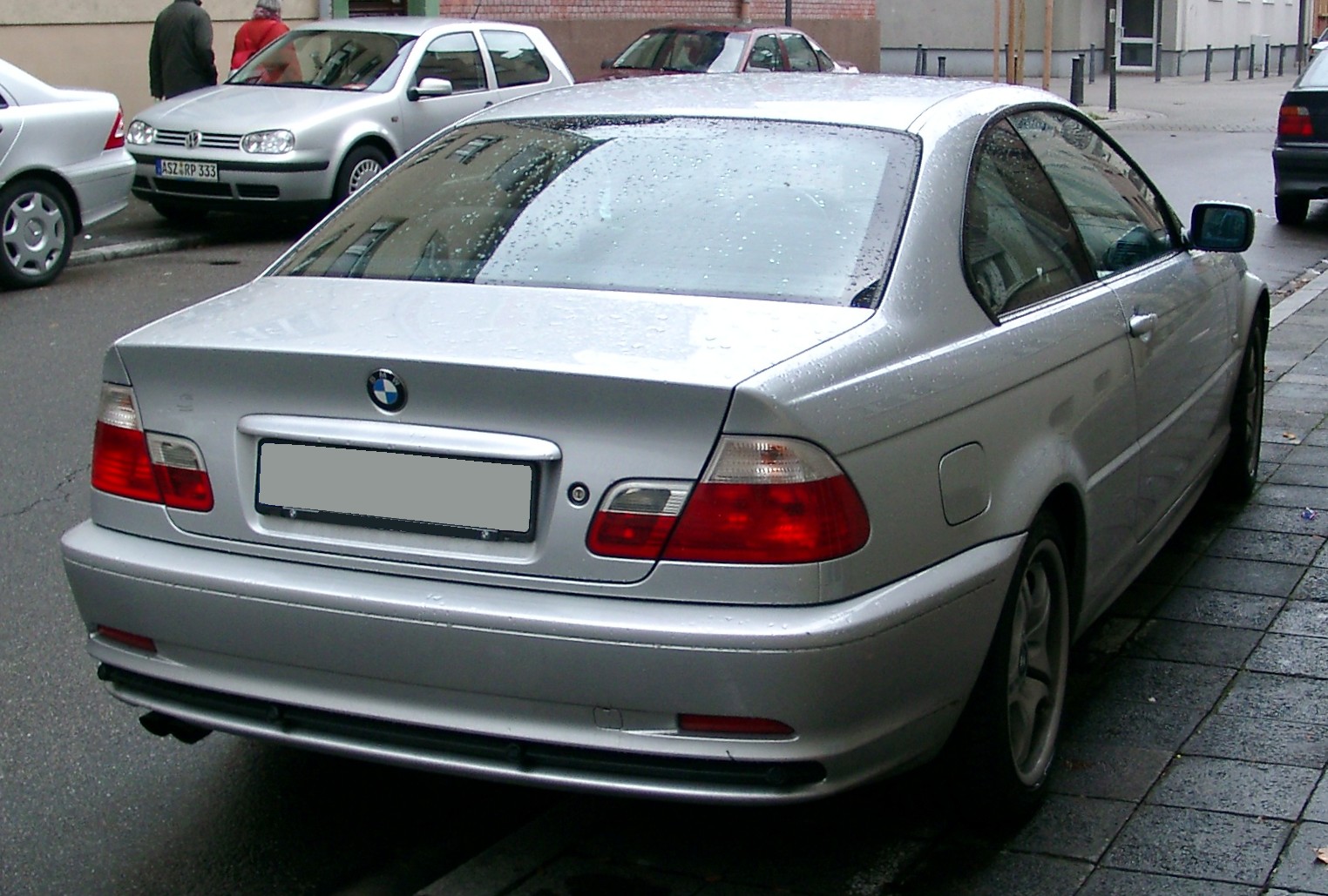  2000 BMW 323i Sedan