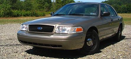 2004  Ford Crown Victoria Base picture, mods, upgrades