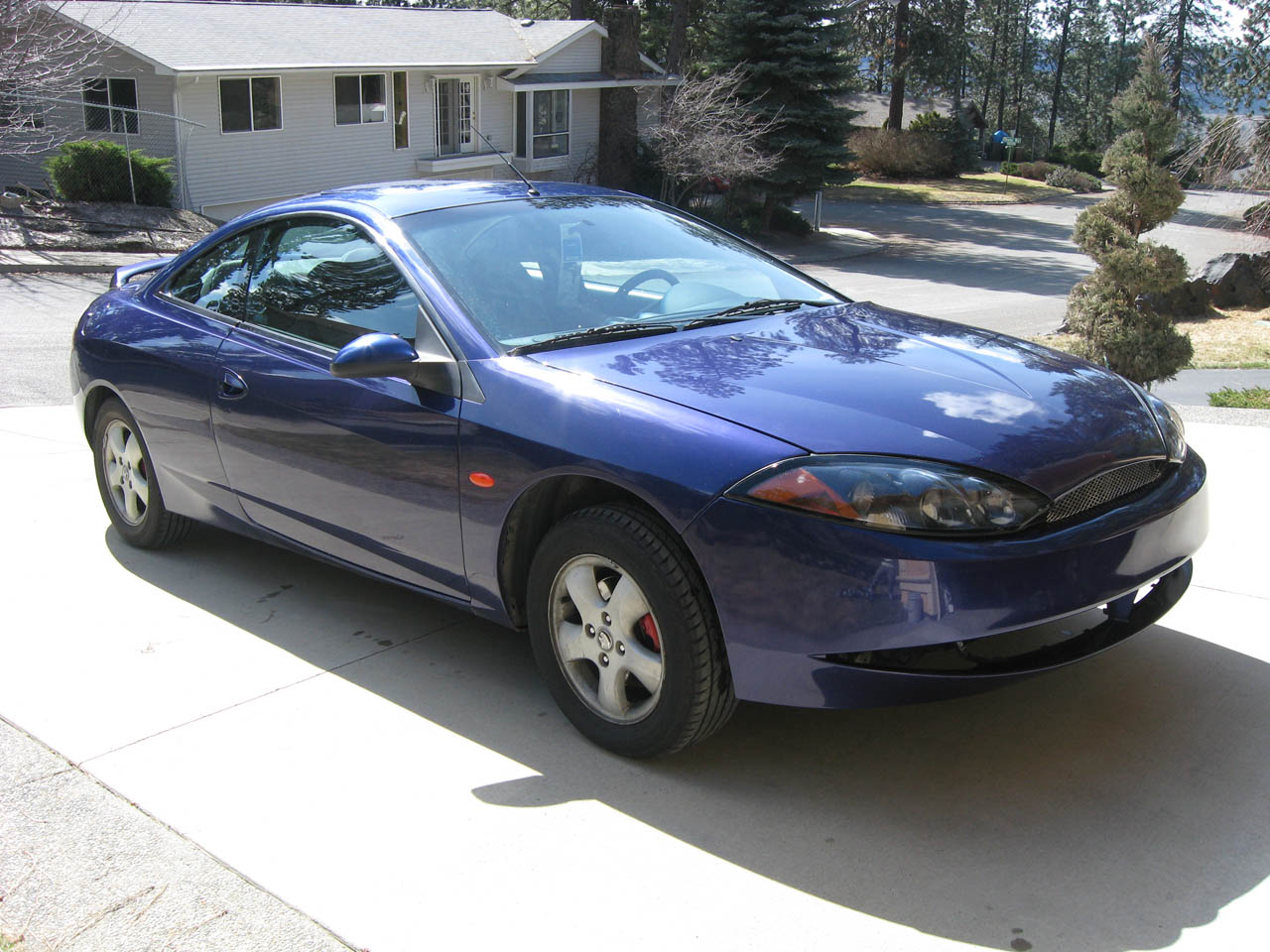  1999 Mercury Cougar V6