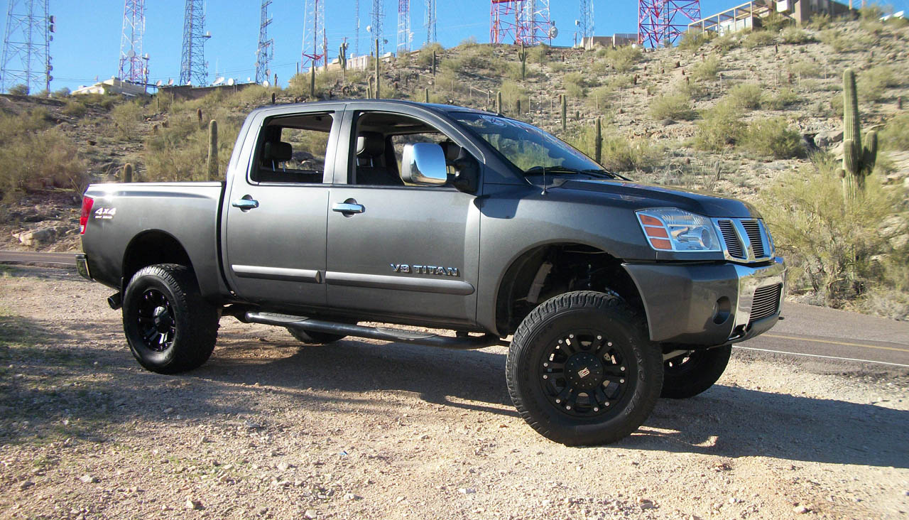 Gray 2006 Nissan Titan CC LE big tow Offroad package