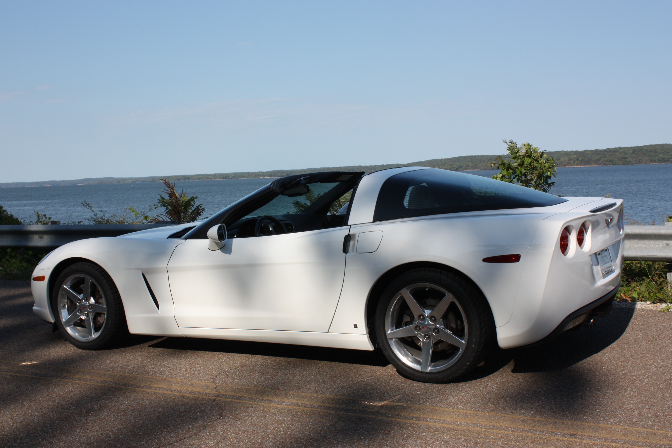 2006 White Chevrolet Corvette Coupe picture, mods, upgrades