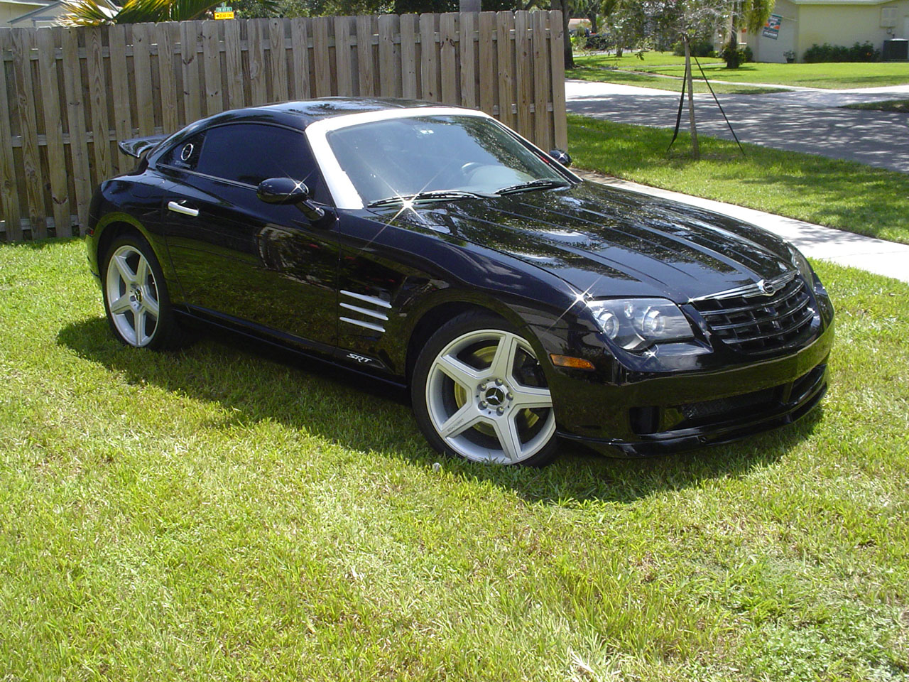 black 2005 Chrysler Crossfire srt6-
