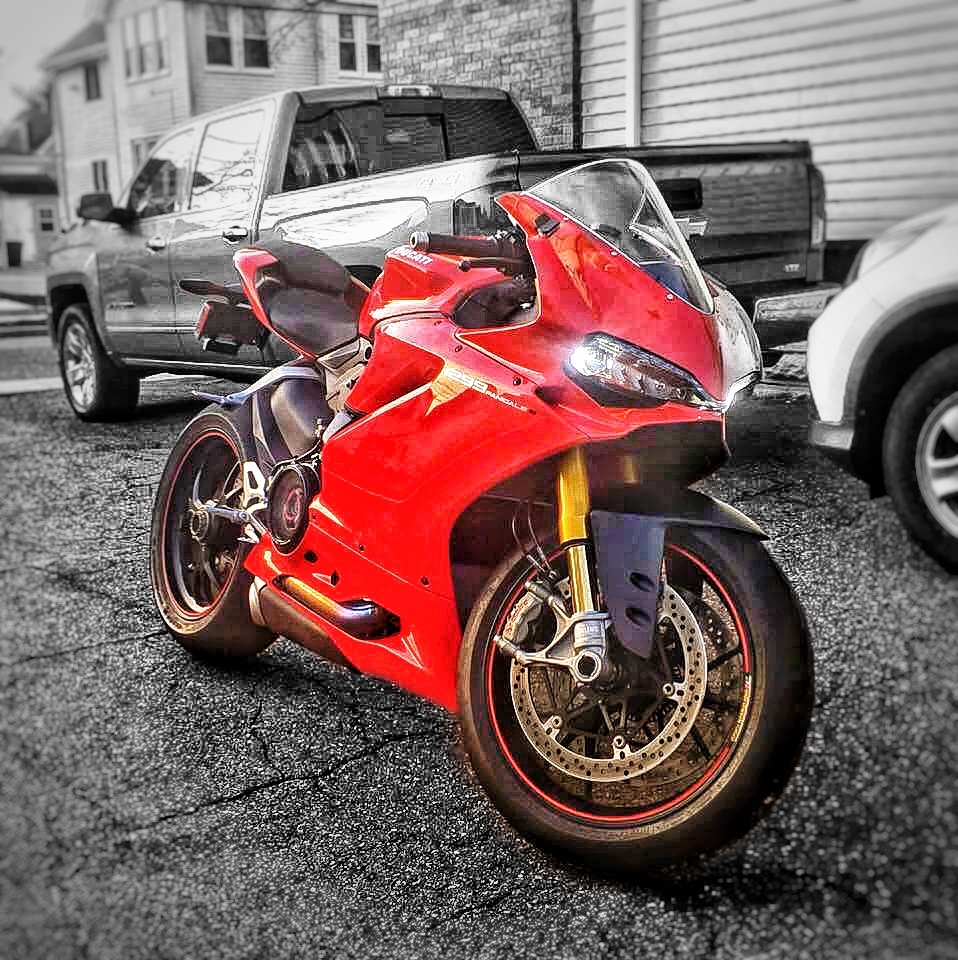 Red  2015 Ducati Superbike 1299s