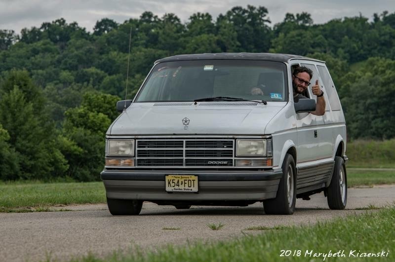 White/Grey/rust 1989 Dodge Caravan ES