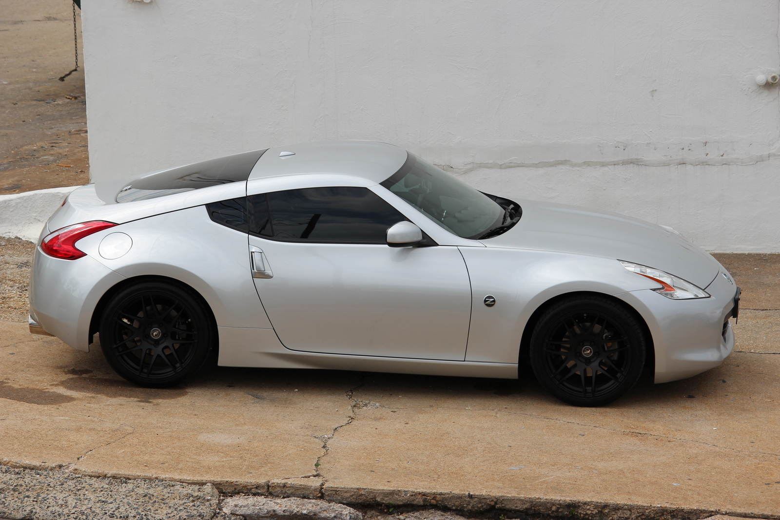 2009 Silver Nissan 370Z Touring picture, mods, upgrades
