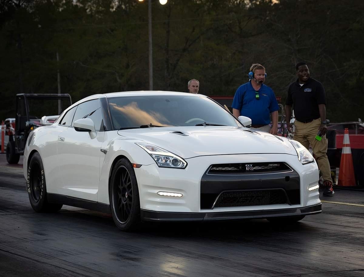 2015 White Nissan GT-R Nismo picture, mods, upgrades