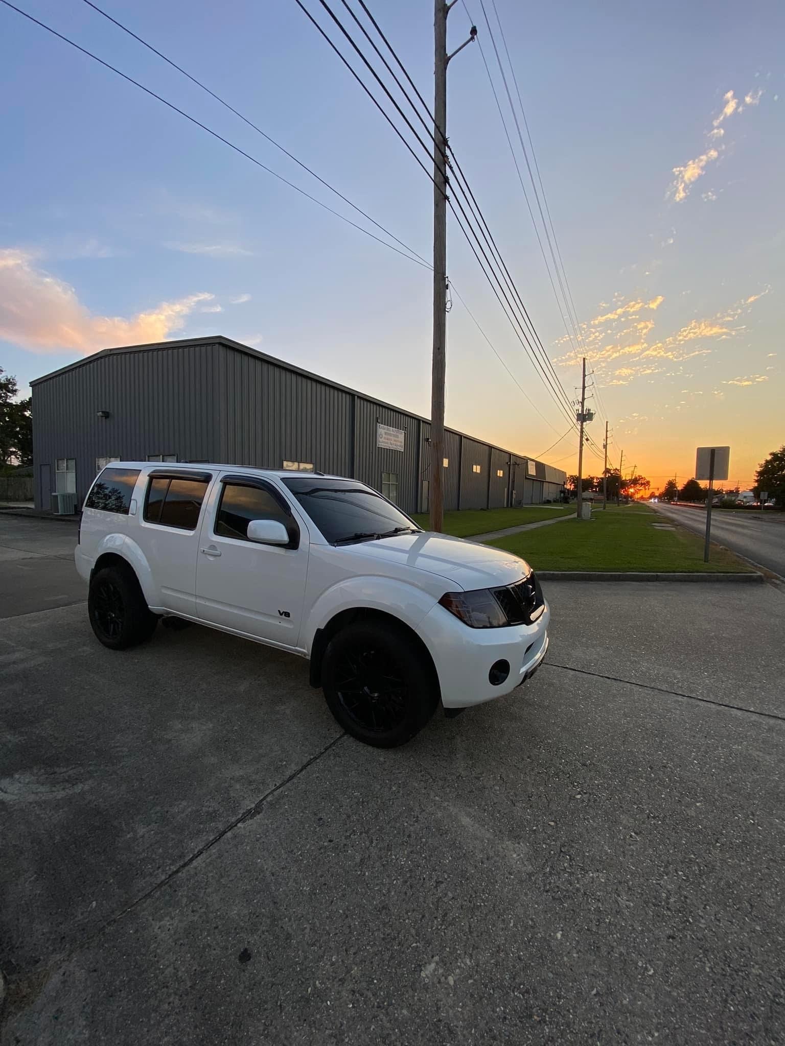 2008 pearl white  Nissan Pathfinder V8 LE RWD picture, mods, upgrades