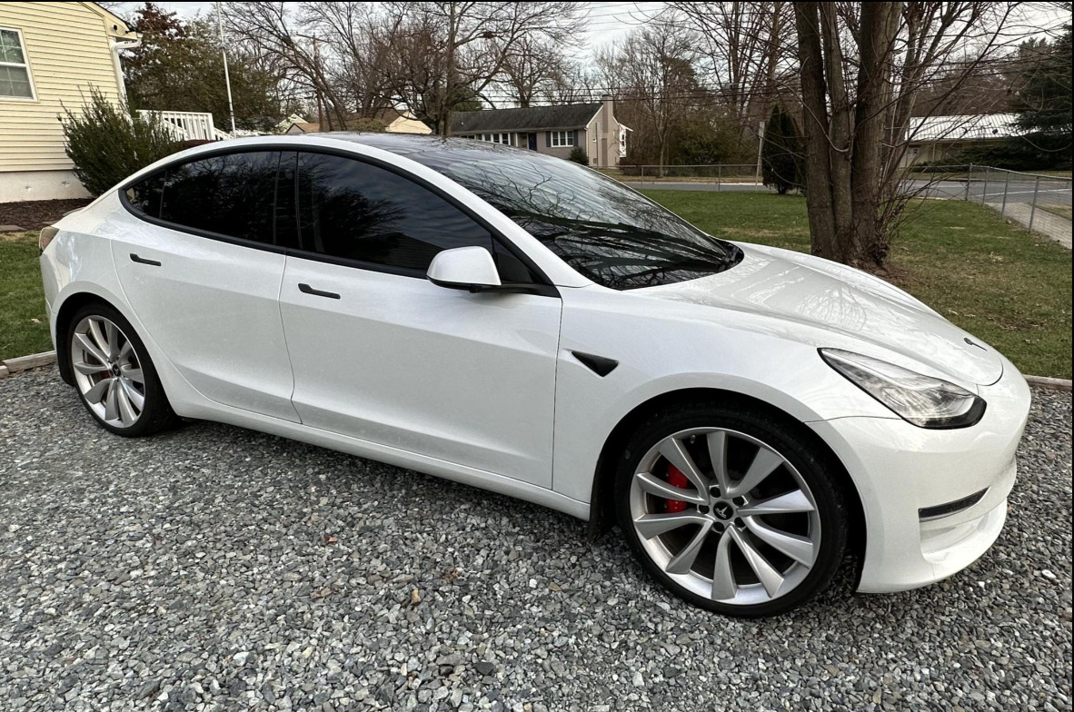 whtei 2019 Tesla Model 3 