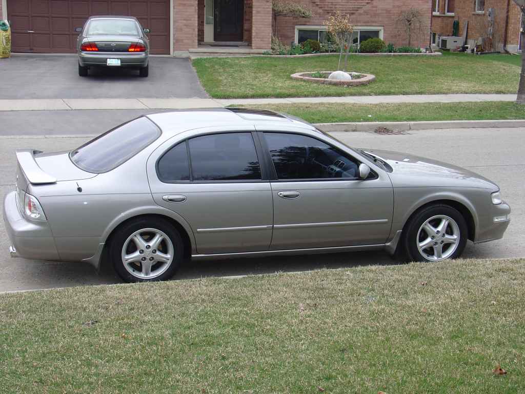  1998 Nissan Maxima SE