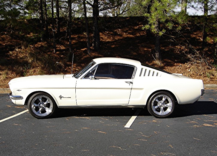  1965 Ford Mustang 2+2