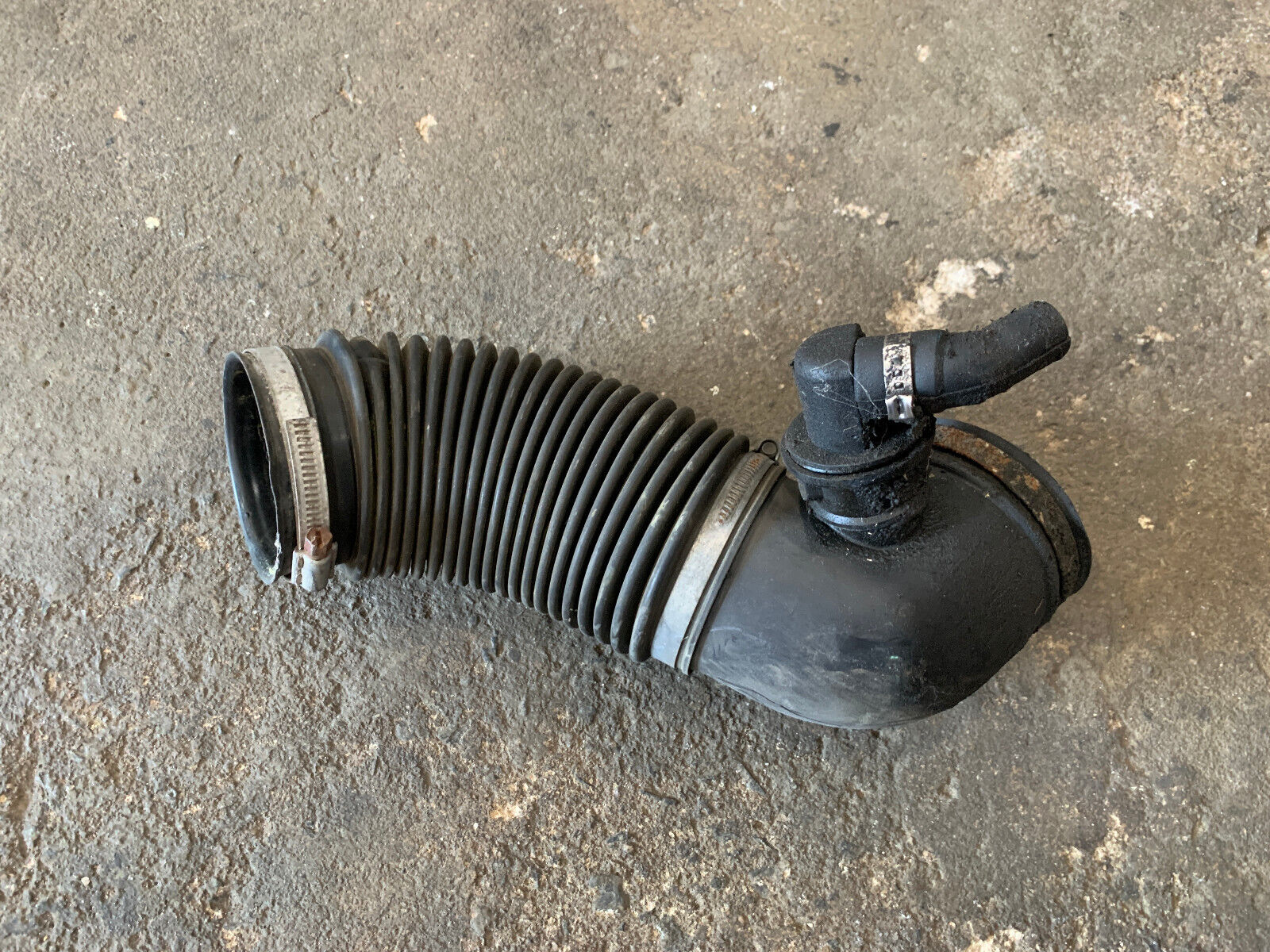 Volvo S70 V70 850 Air Intake Duct Non Turbo 1993-1998