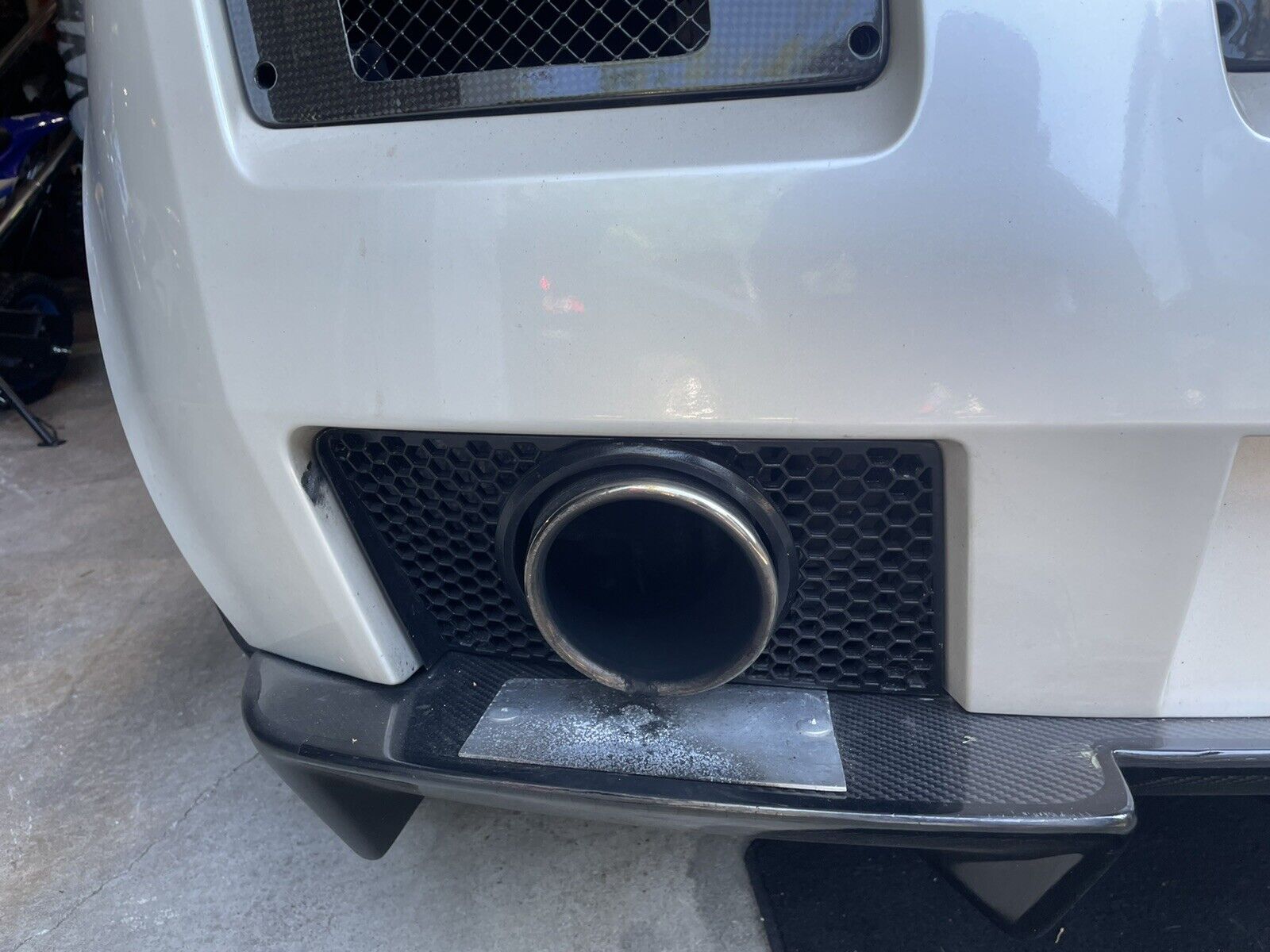 Lamborghini Gallardo exhaust tip and grill
