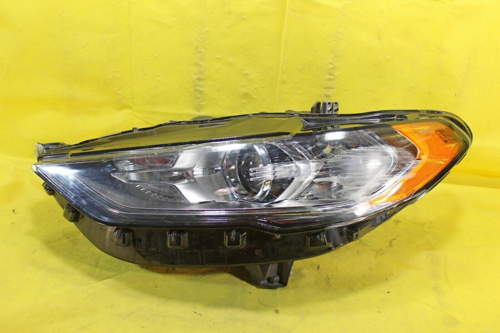 🧵 OEM Ford Headlight Halogen 17 18 19 20 Fusion Left LH Driver - 3 Tabs Damaged