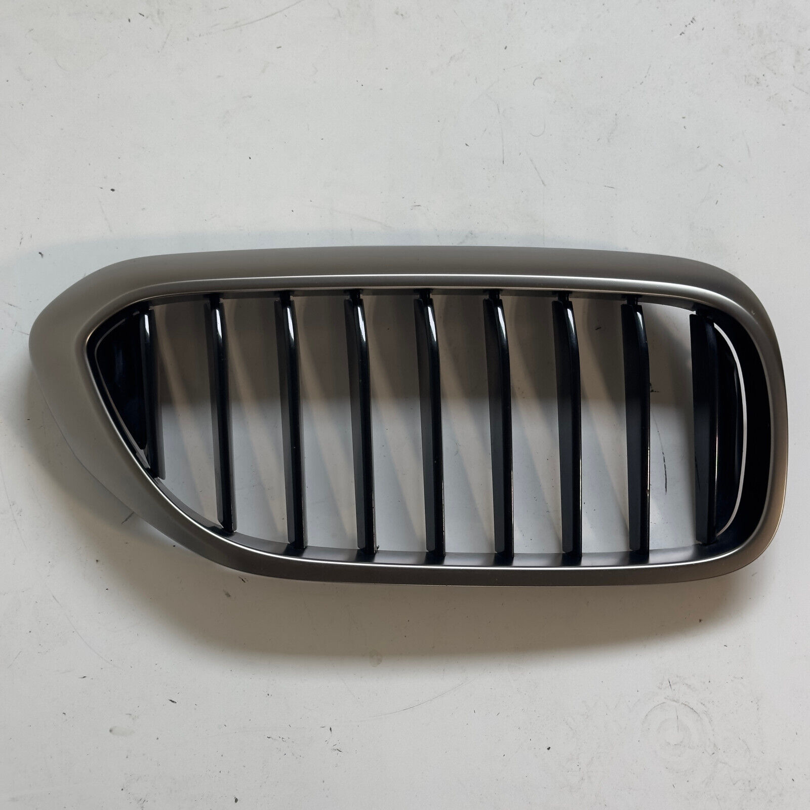 BMW G30 5 SERIES M550I FRONT RIGHT KIDNEY GRILLE PASSENGER SIDE CERIUM GREY GRAY