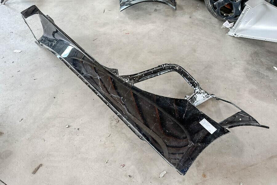 Bugatti Veyron side sills left 5B0803100A
