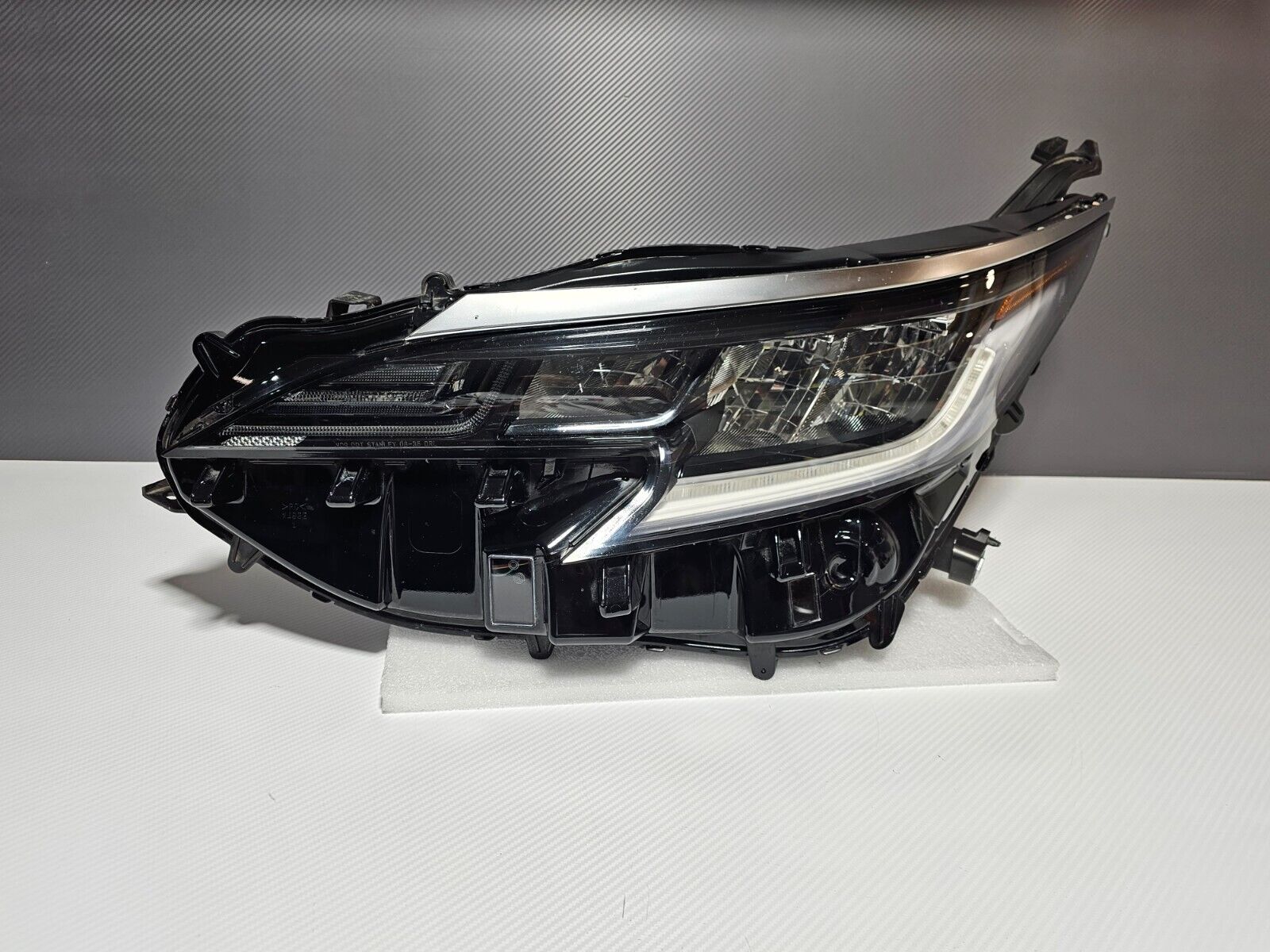 Toyota Sienna OEM LED Left Headlight 2021 2022 2023 2024