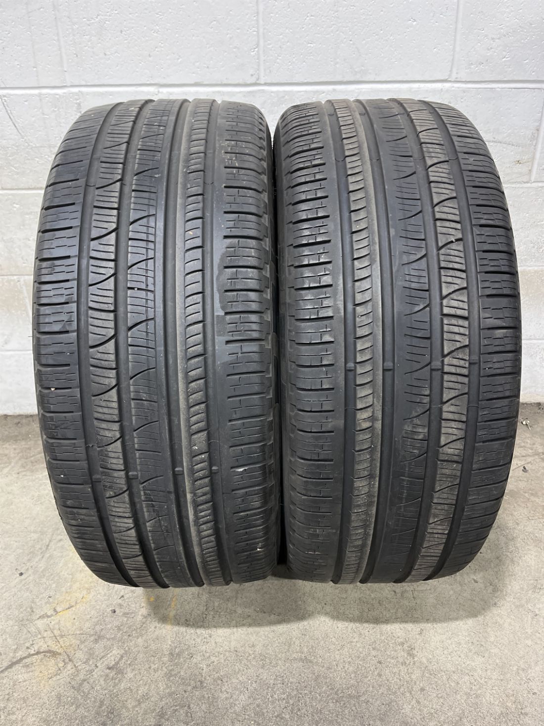 2x P285/45R22 Pirelli Scorpion Verde A/S 7/32 Used Tires