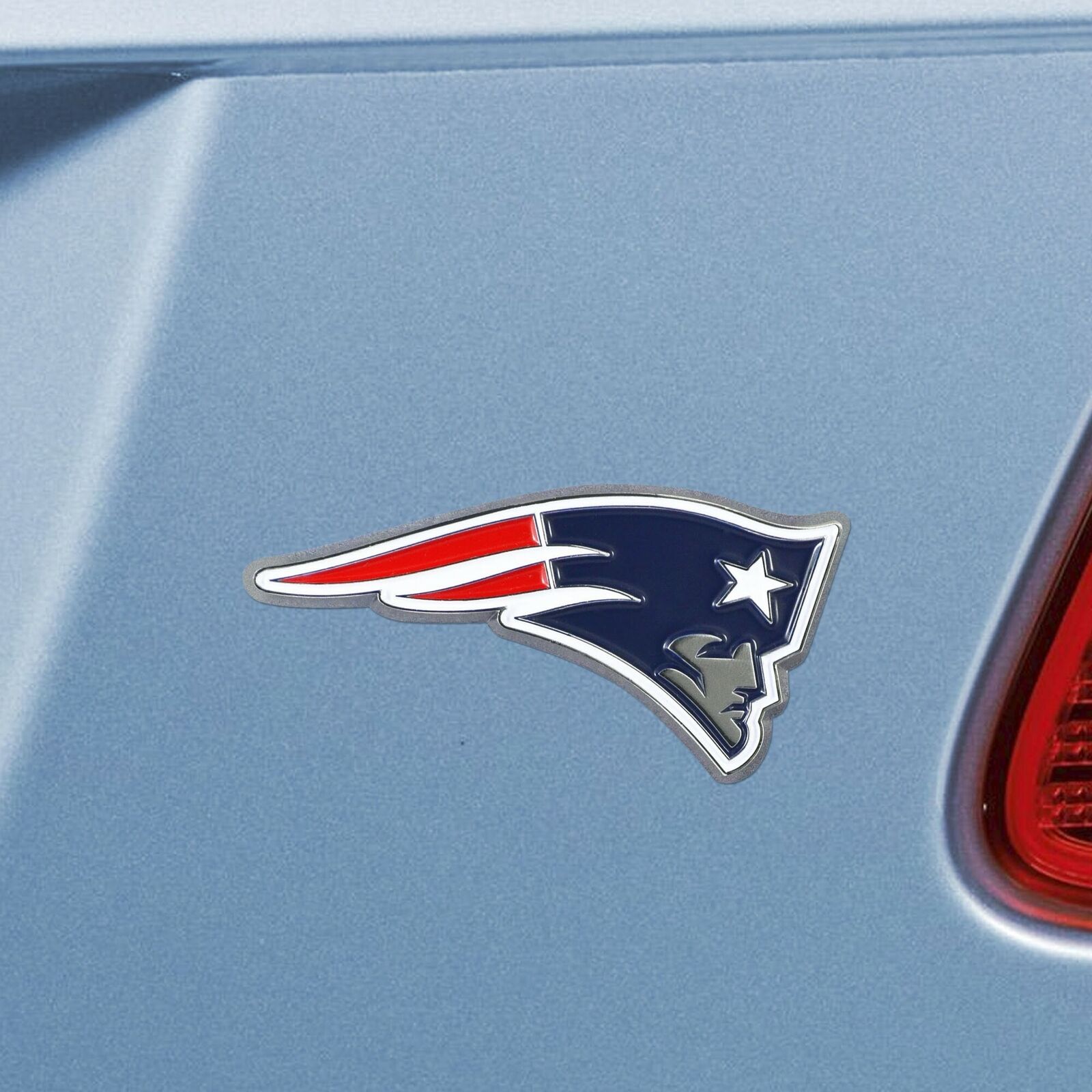 Fanmats 22584 New England Patriots 3D Color Metal Emblem