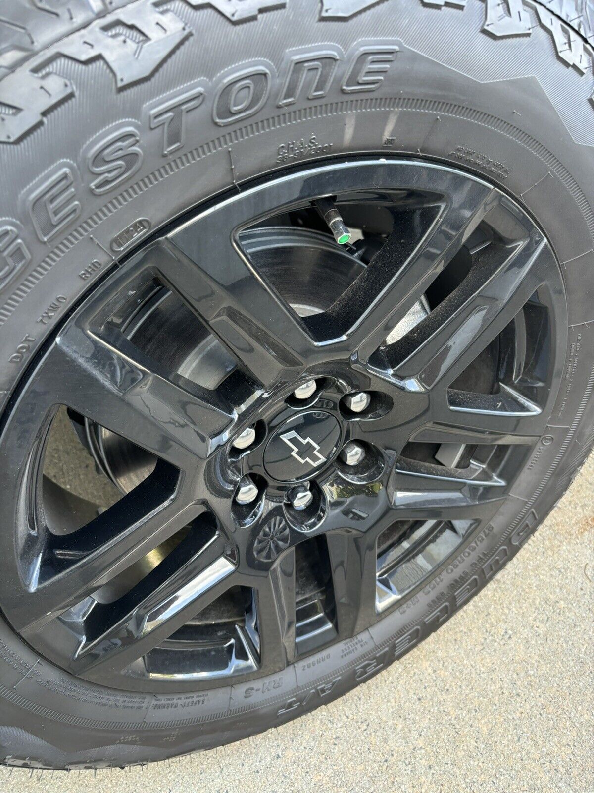 2024 Wheels Rims Tires 20” GMC Sierra Yukon Chevy Silverado 1500 Tahoe OEM Specs