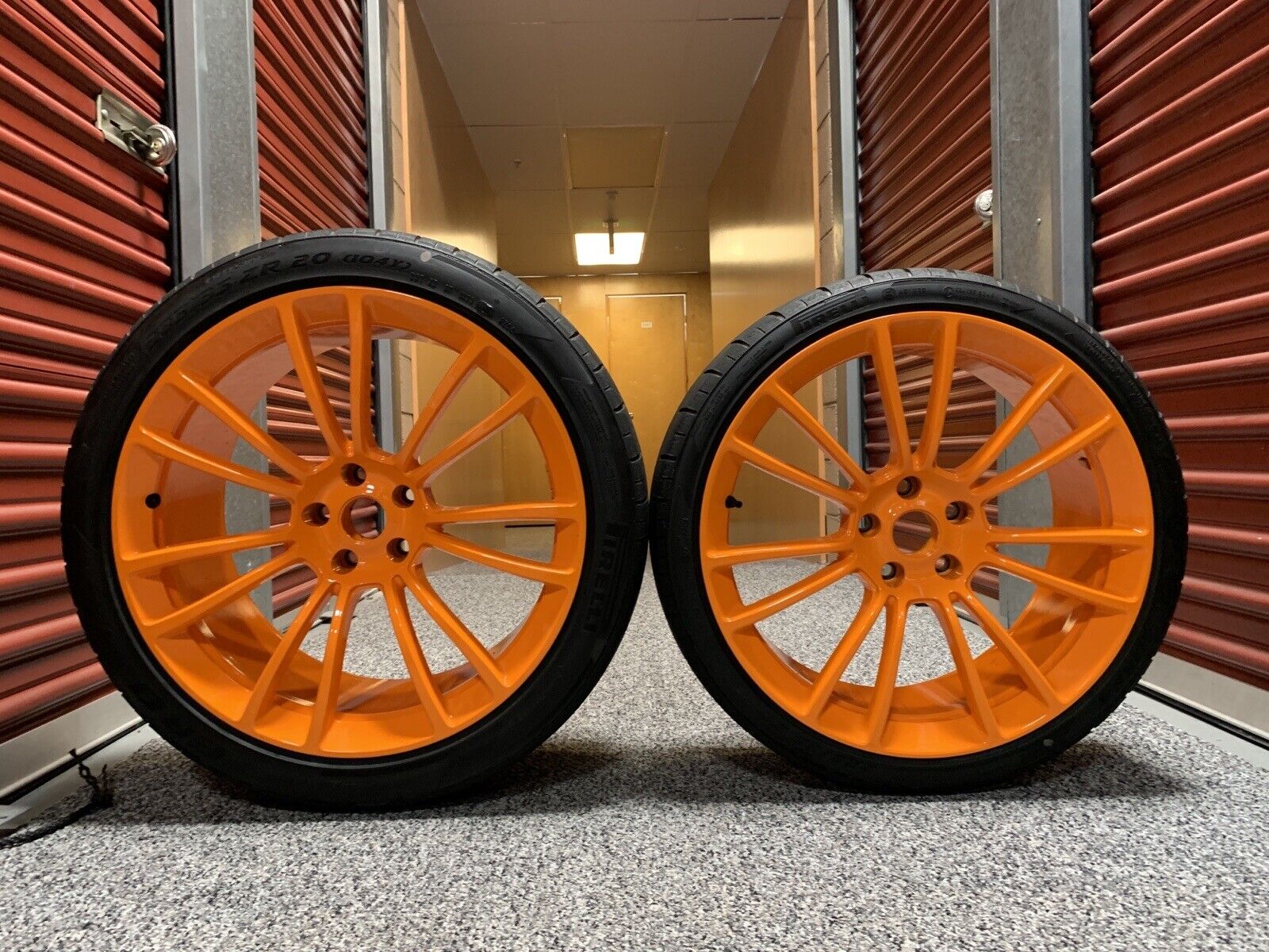 McLaren 2018 570S Coupe, Wheel & Tire Set.