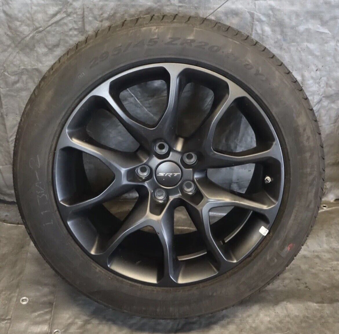 2022 Dodge Durango SRT Wheel And Pirelli Tire 295/40/ZR20