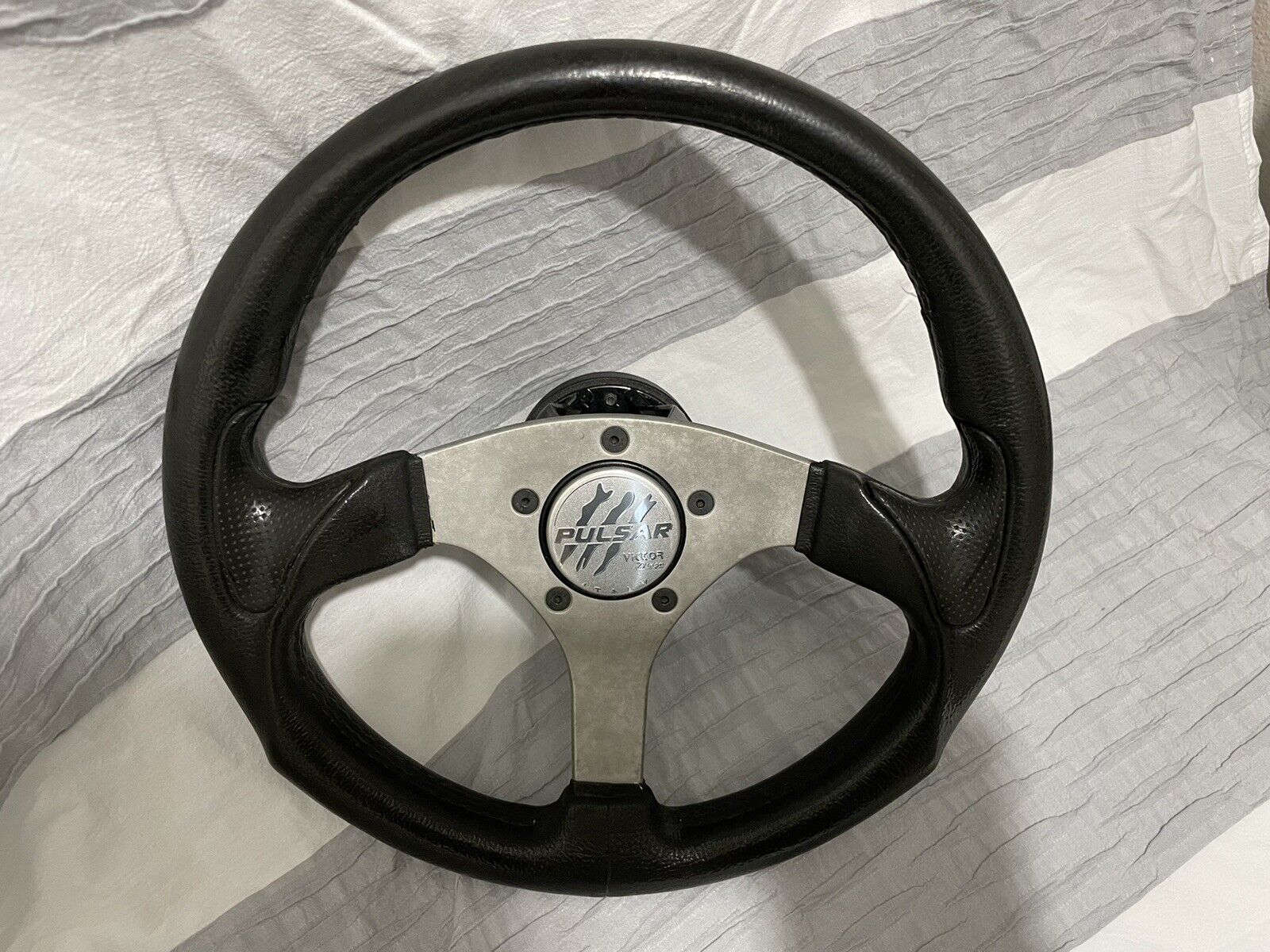 Victor Pulsar Sport Steering Wheel 320mm Black PU 3L33 KBA 70147 + Hub Adapter