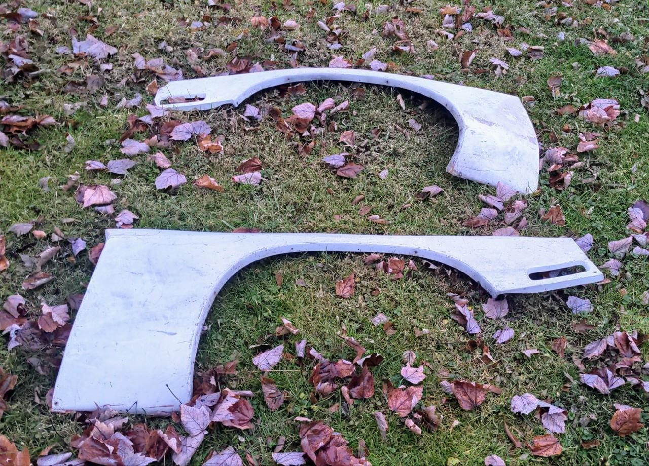 Pair Aftermarket LH RH White Plastic Fenders for Monza 2+2 Spyder For Repaint