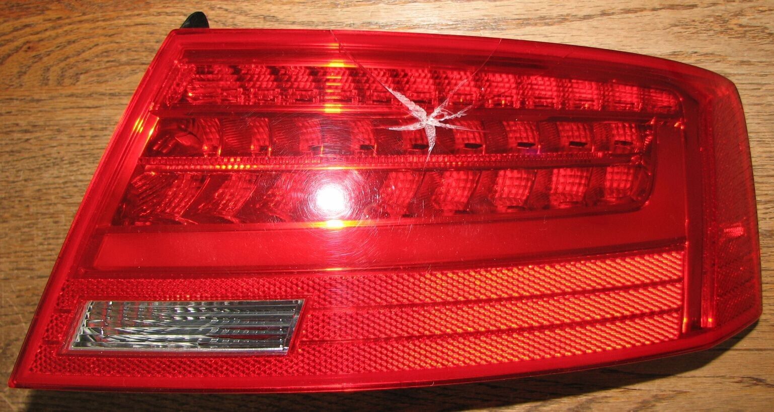 2013-2015 AUDI A5 S5 Right Quarter Mounted Tail Light 8T0945096J - CRACKED LENS