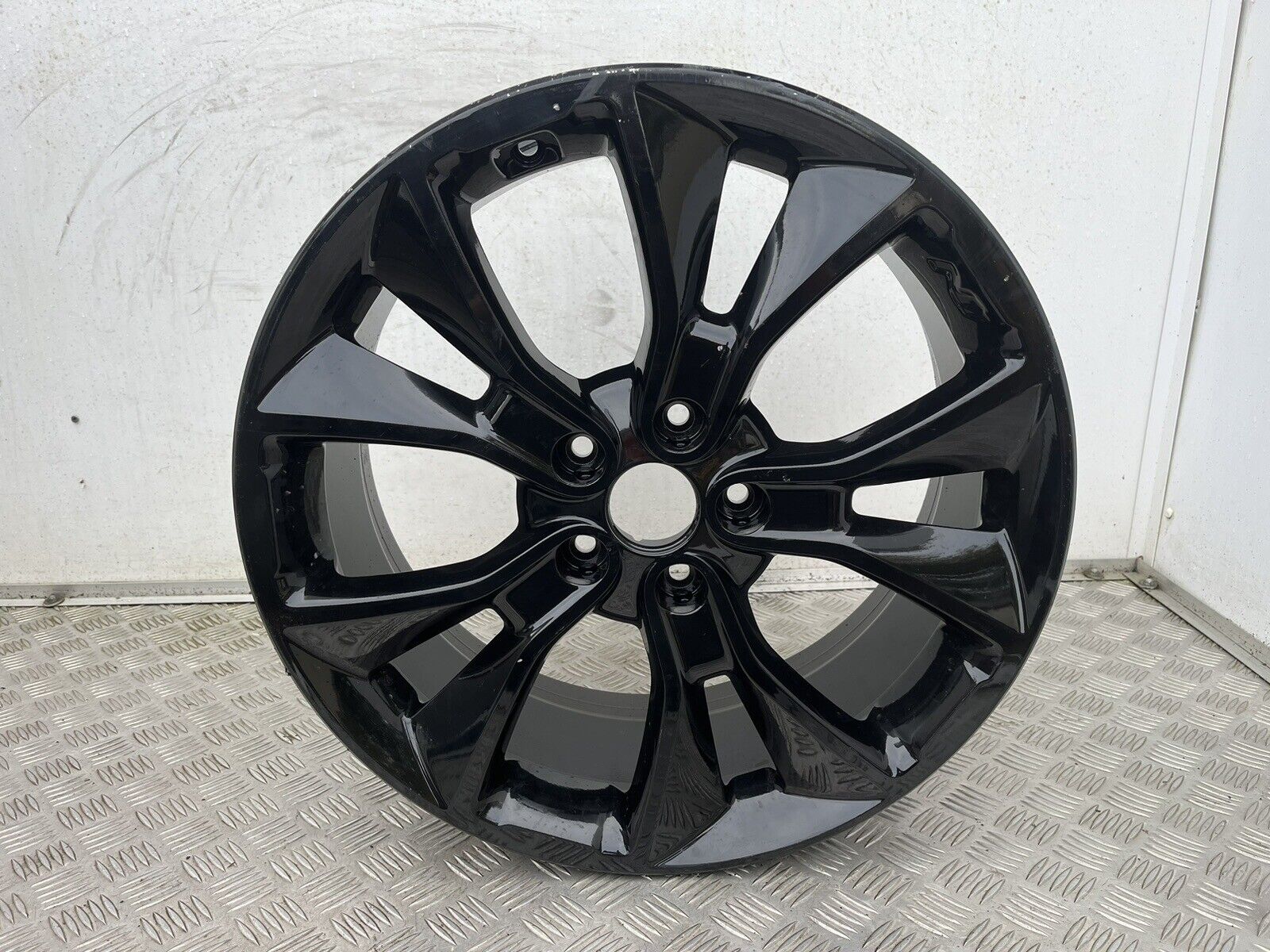 Hyundai N Performance I30 Alloy Wheel 19 X 8 Flat Spot