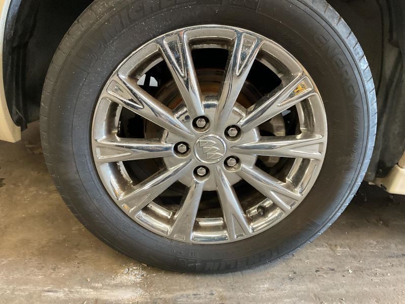 Wheel 17x7 10 Rounded Spoke Chrome Opt PA2 Fits 09-11 LUCERNE 1540908