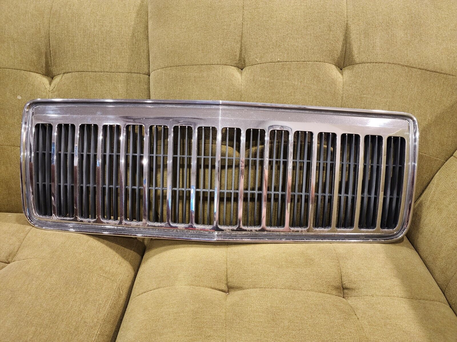 1988-1991 MERCURY GRAND MARQUIS GRILLE GRILL OEM CHROME FRONT HEADER