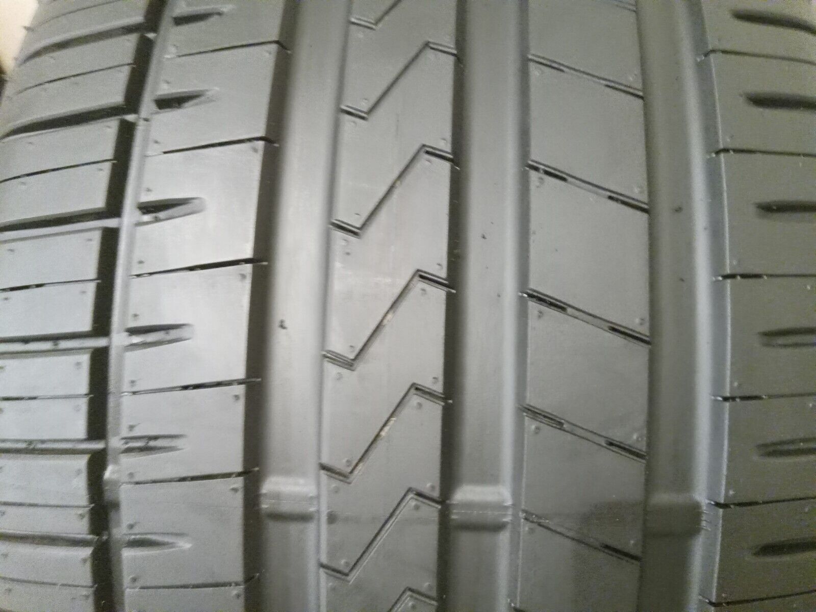 Tire Used 275/35ZR18 99Y Falken Azenis FR510 XL 7-8/32 Tread No Repairs Like New