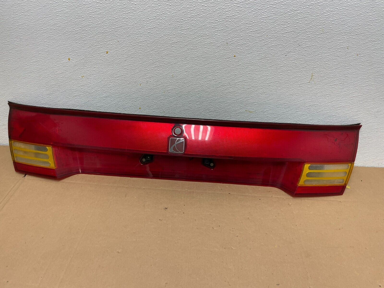 1997 to 2002 Saturn SC2 Coupe Center Tail Light Panel OEM 3354N