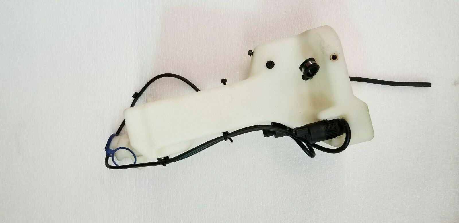 MCLAREN MP4-12C WINDSHIELD WASHER TANK WITH PUMP OEM 11A0246