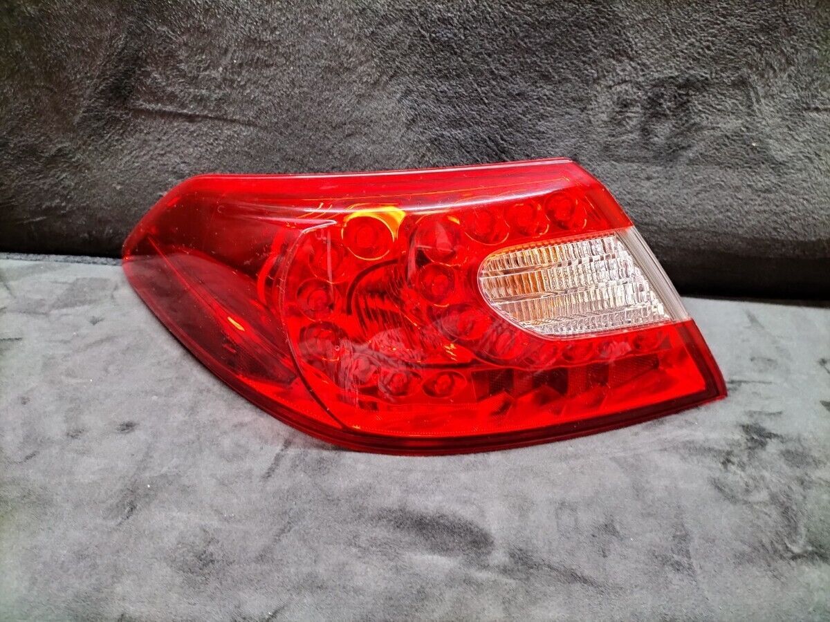 OEM 2011-2014 LH Infiniti M37 M56 Nissan FUGA Y51 Taillight Tail Light Lamp USED