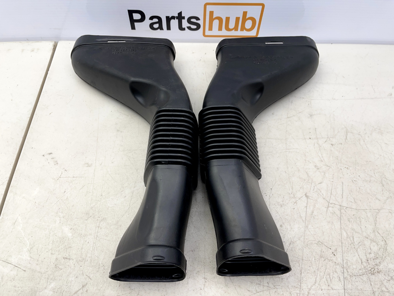 MERCEDES BENZ W204 C63 AMG OEM LEFT & RIGHT AIR INTAKE TUBE PIPE