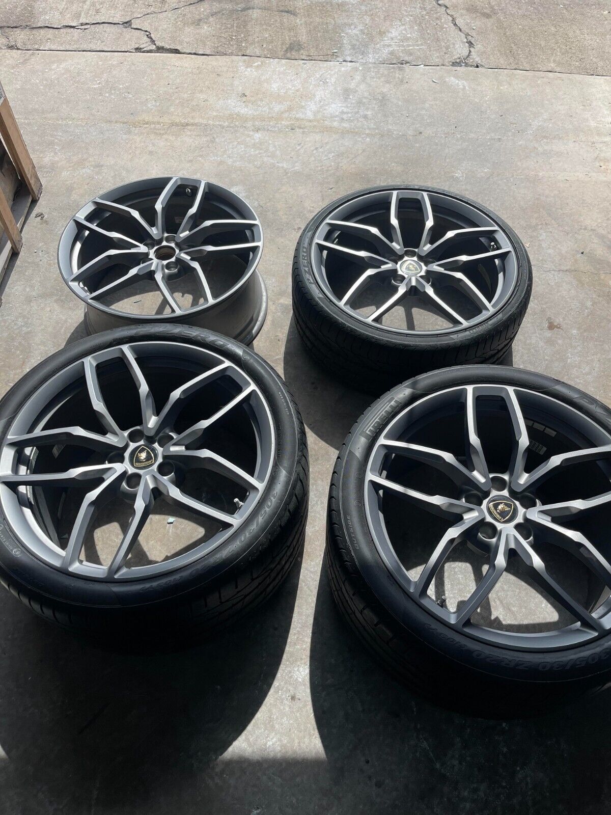 20 inch Wheels  set of 4 Lamborghini Huracan  OEM pirelli tires stain finish