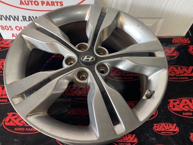 Wheel 18x7-1/2 With Body Color Accents Without Fits 12-15 VELOSTER 42828