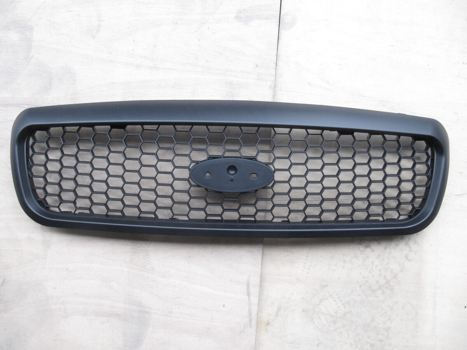Matt Flat Black For Ford Crown Victoria Grille 1998-2011 FO1200388 Honeycomb