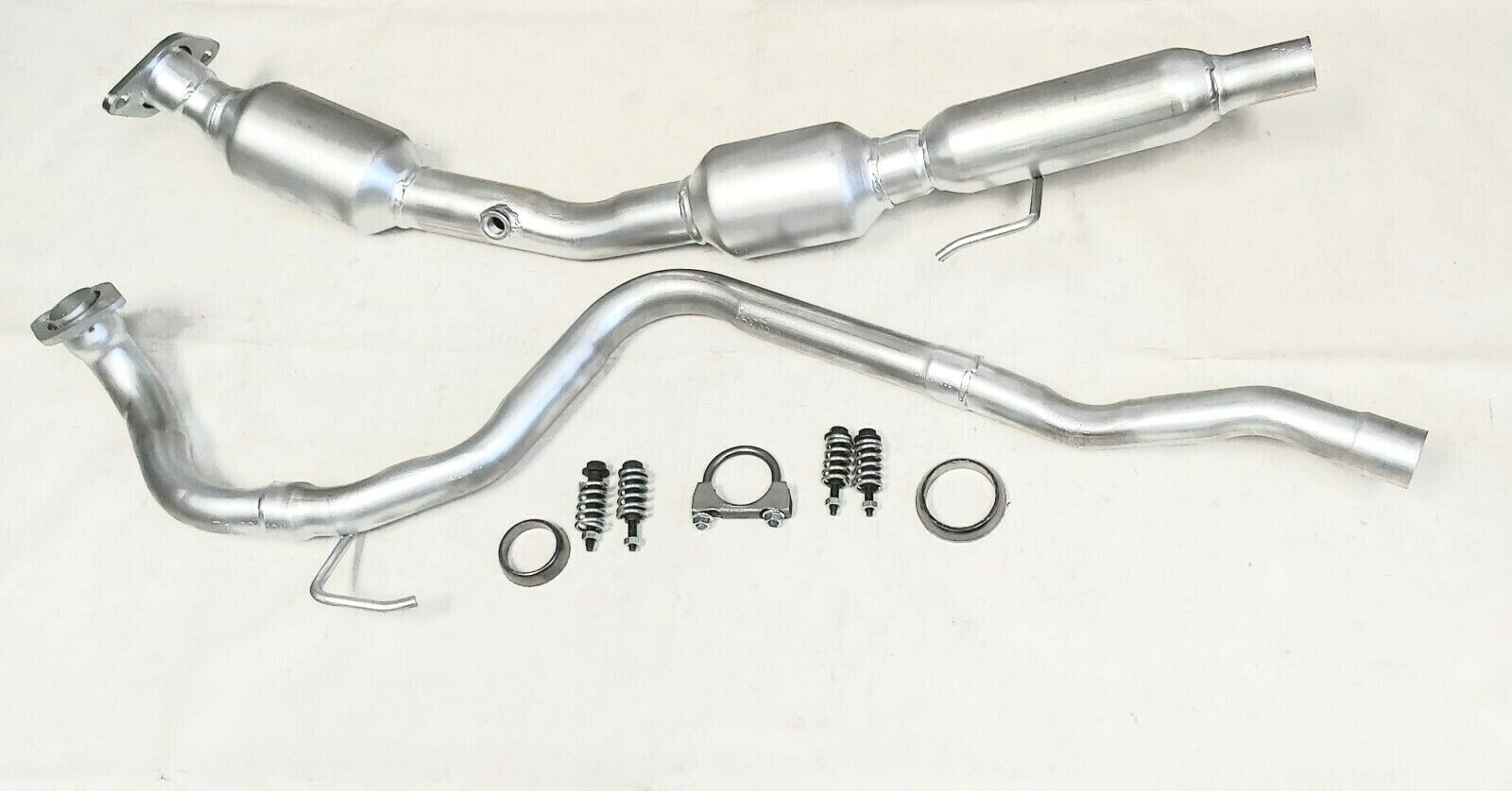 Fits 2007 To 2010 Toyota Yaris 1.5L Sedan Catalytic Converter with Pipe