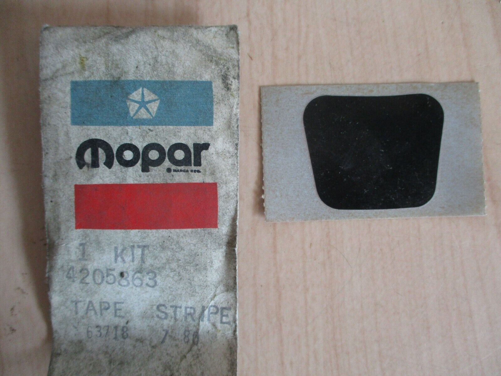 MoPar Wheel Decal -  NOS - 1980's Omni / Horizon - P/N 4205863