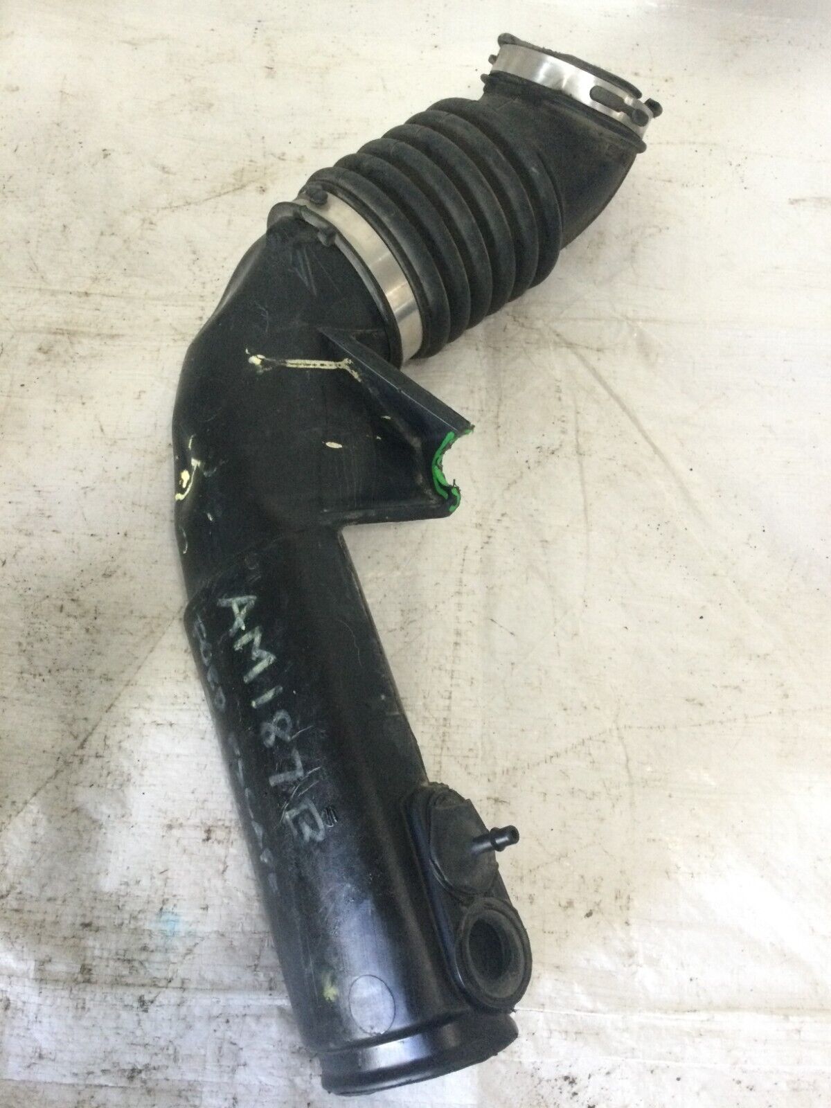 2017-2019 Ford Escape Air Intake Tube Resonator Duct GV61-9R504-AE OEM (Damage)