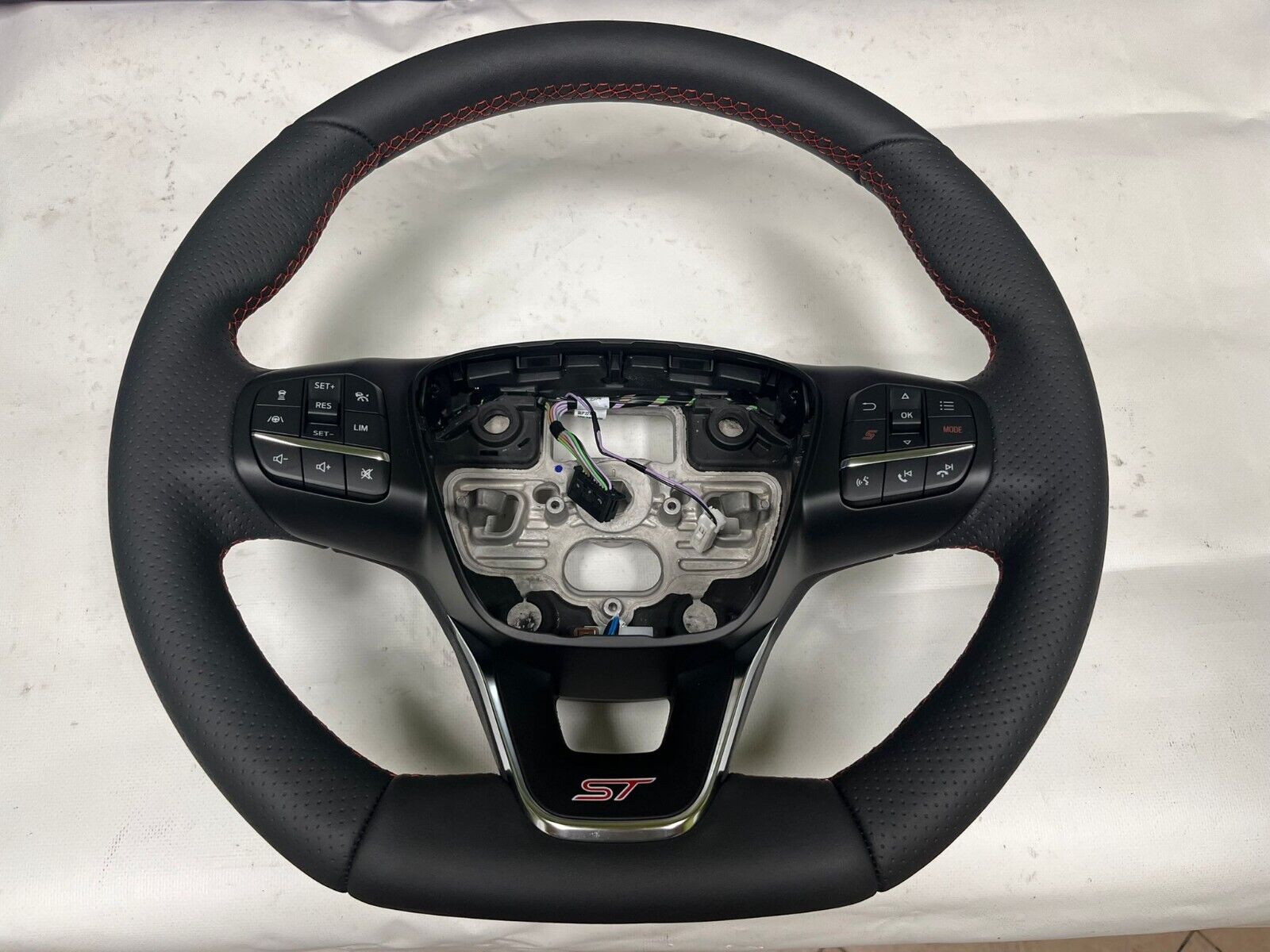 FORD FIESTA MK8 ST 2017-2023 FLAT BOTTOM LEATHER STEERING WHEEL PADDLE SHIFTS