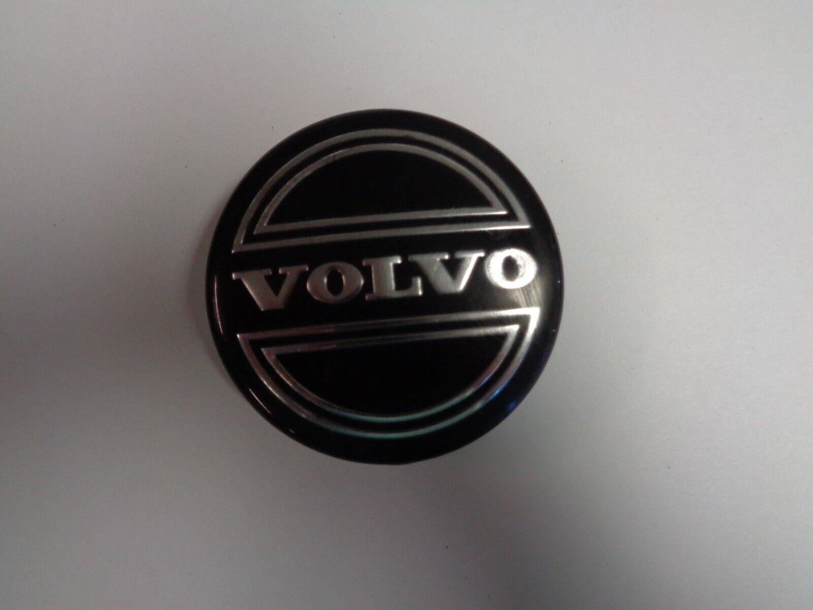 (1) Single- Volvo 30 40 50 60 70 740 80 90 940 Wheel Center Caps 30666913
