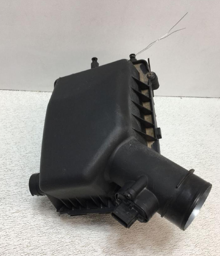 2013-2018 Chevrolet Sonic 1.8L Air Intake Box Cleaner
