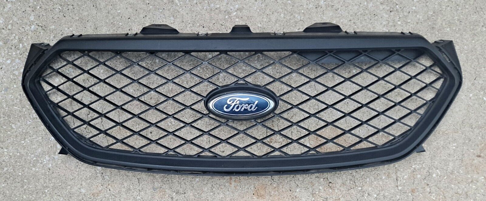 2013-2019 Ford Taurus Front Grille Interceptor Black With Emblem  2016 2017 2018