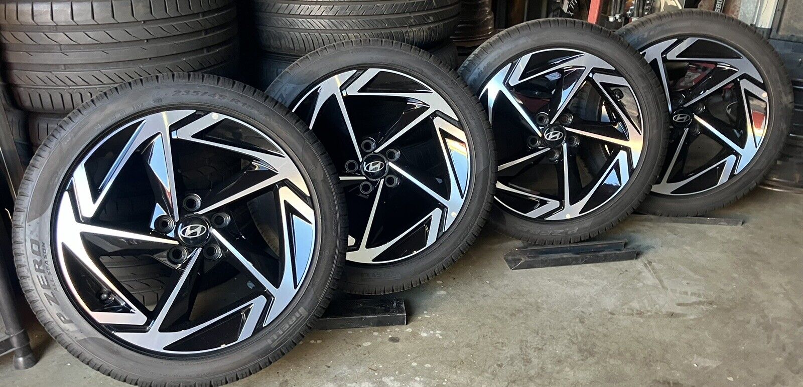 Set of 4 OEM 18” 2024 Hyundai Sonata Alloy Wheels Rims and tires  52910-l1710