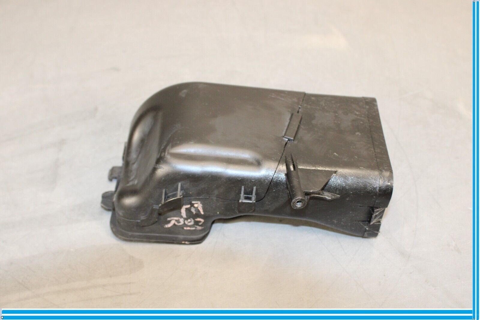 09-15 BMW 750Li F01 F02 Front Right Side Engine Air Duct Intake Tube Oem