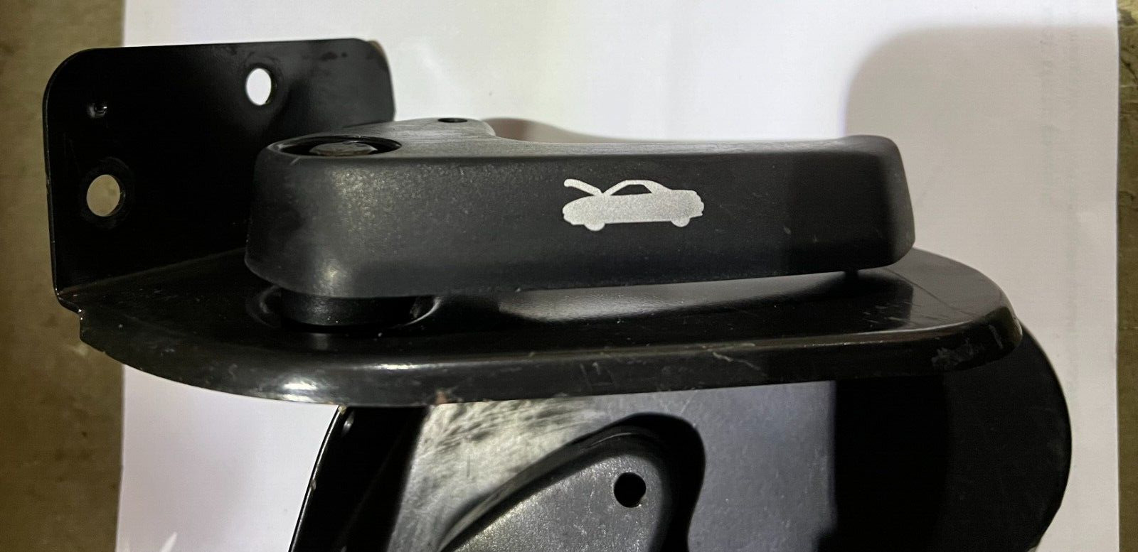 MGF/TF Bonnet release handle with mounting bracket